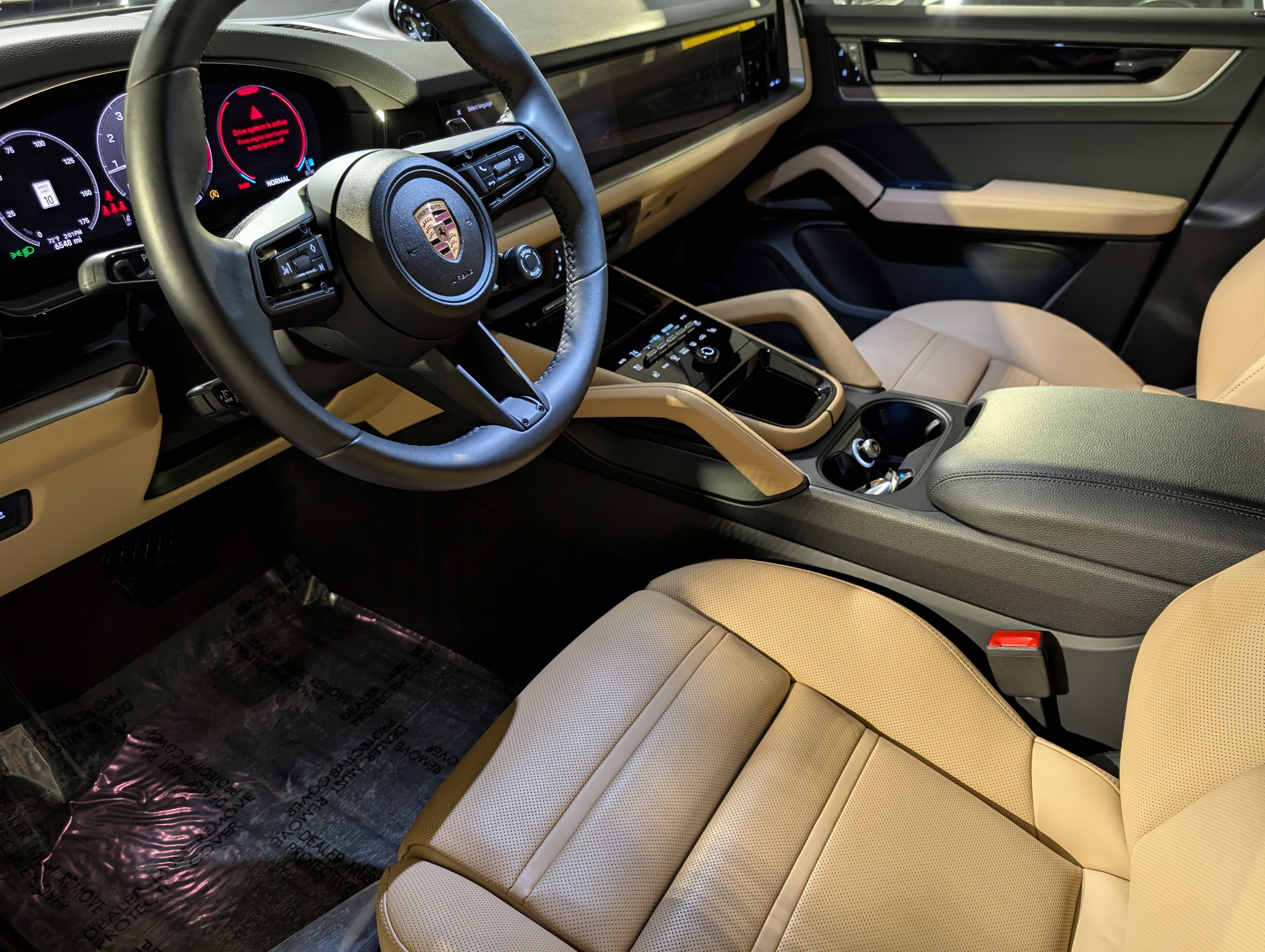 Certified 2025 Porsche Cayenne Coupe image 4