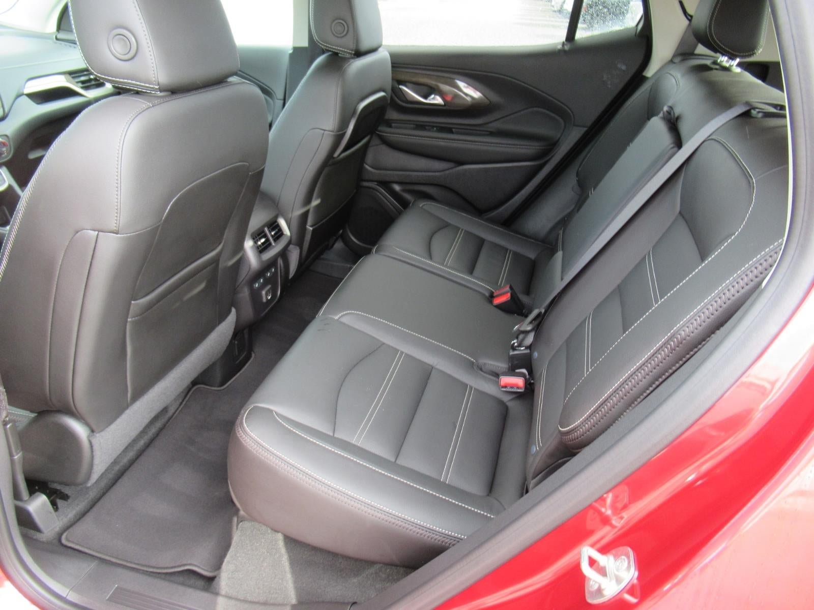 Used 2024 GMC Terrain Denali w/ Denali Premium Package AWD/4WD image 31