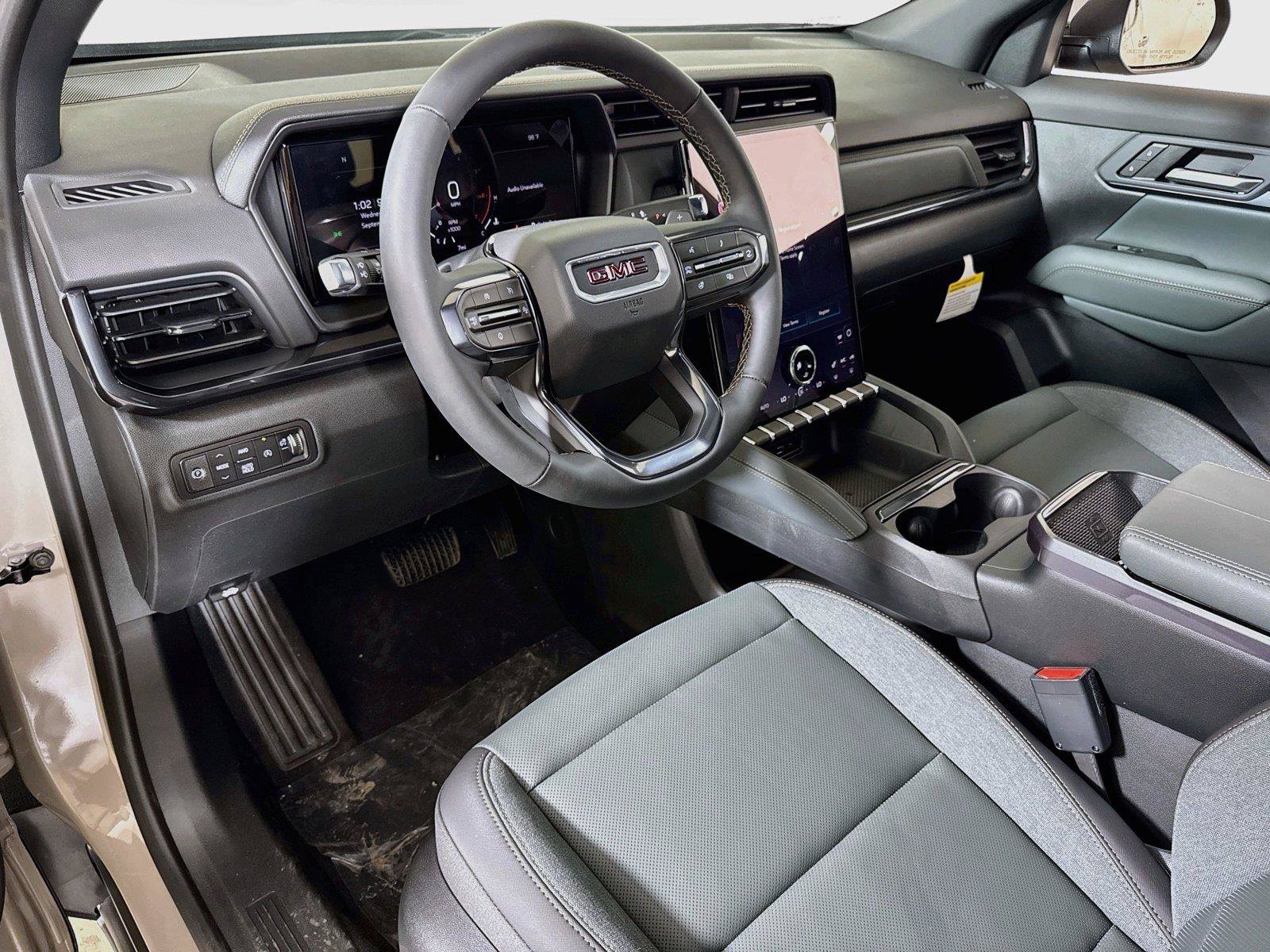 New 2027 GMC Terrain AT4 w/ Technology Package II AWD/4WD image 5