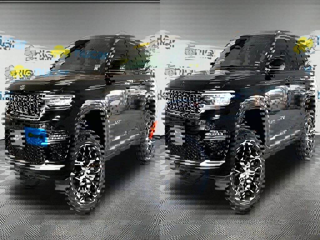 Used 2023 Jeep Grand Cherokee Summit image 3