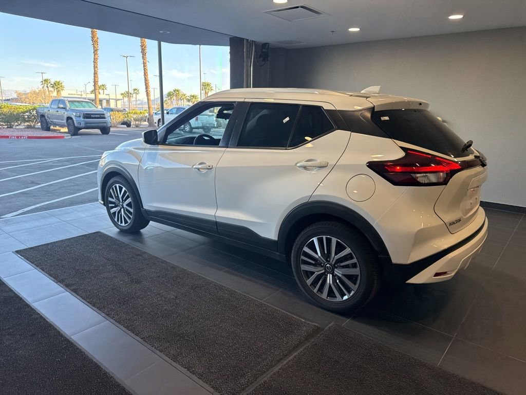 Used 2021 Nissan Kicks SV image 15