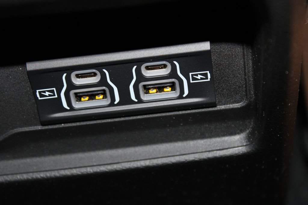 Used 2024 Jeep Grand Cherokee Summit AWD/4WD image 35