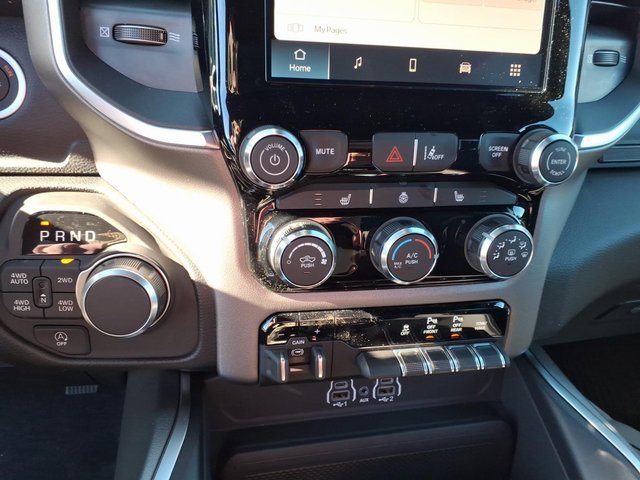 New 2026 RAM 1500 4x4 Crew Cab image 16