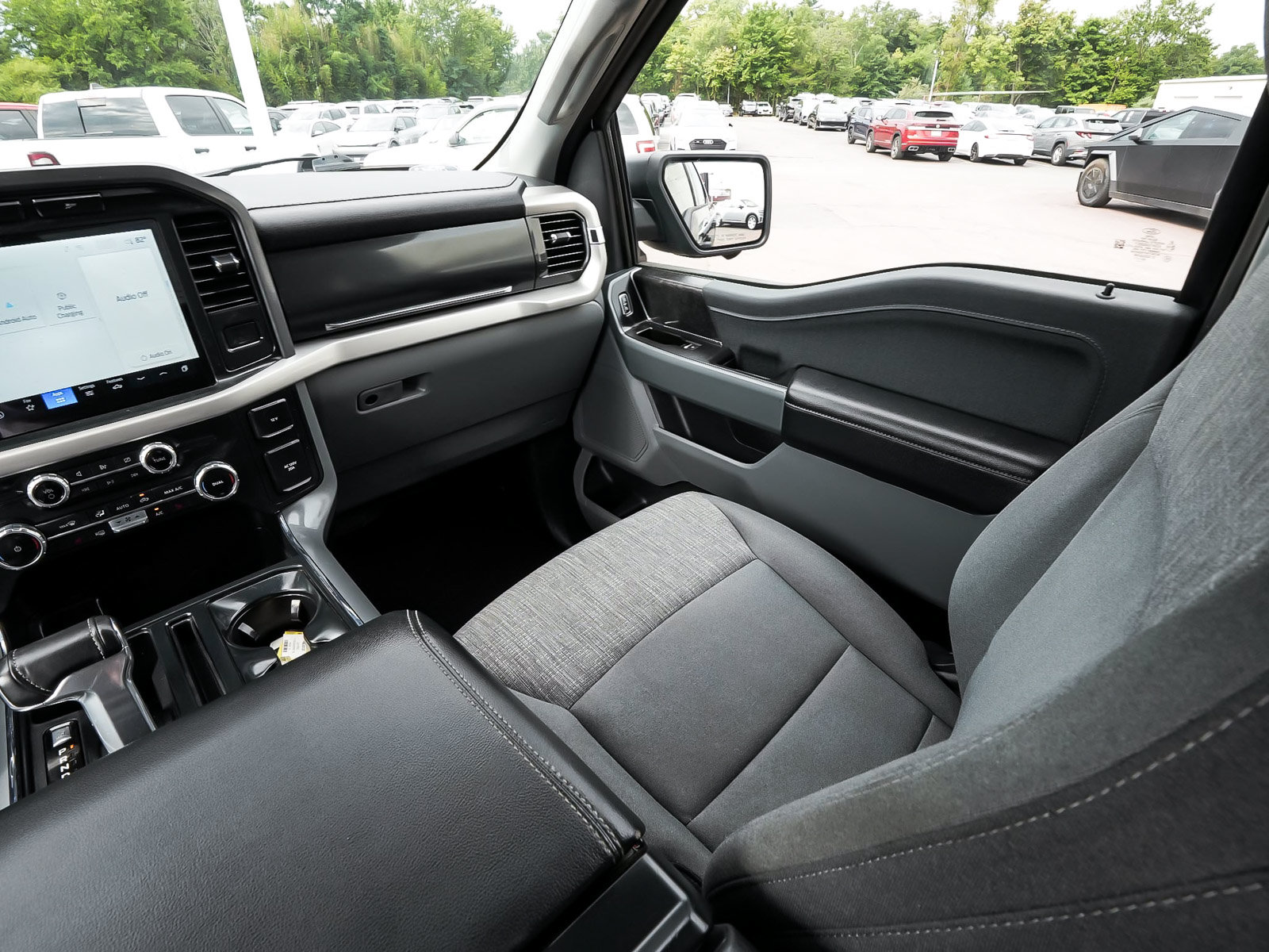 Used 2023 Ford F150 Lightning XLT AWD/4WD image 47