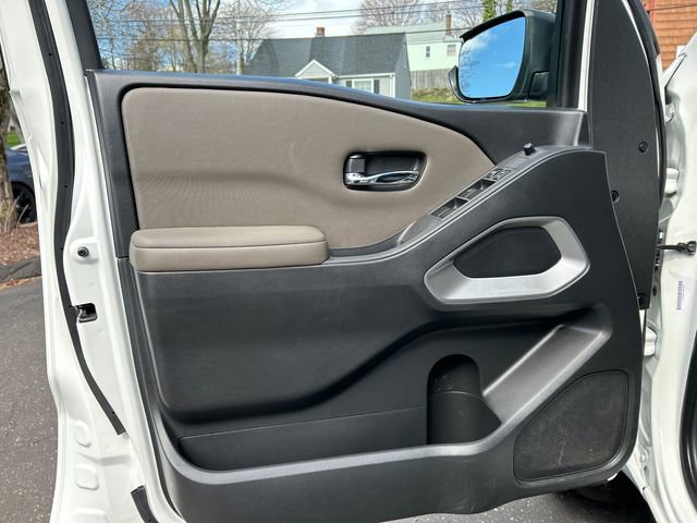 Certified 2022 Nissan Frontier SV w/ Technology Package image 9