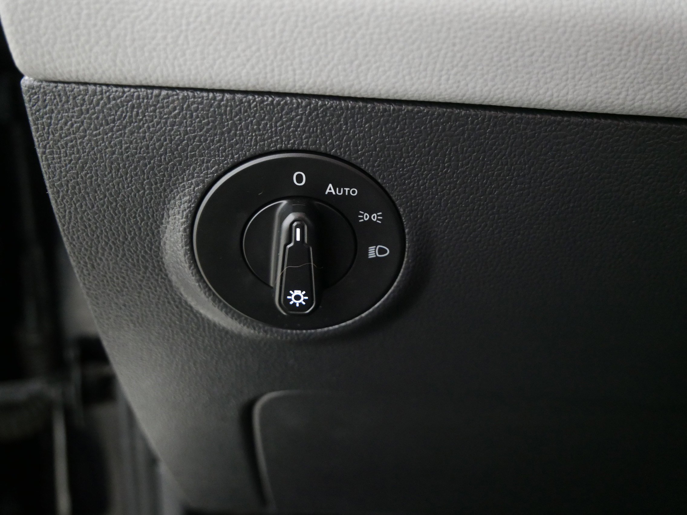 Certified 2023 Volkswagen Taos SE w/ Panoramic Sunroof Package image 26