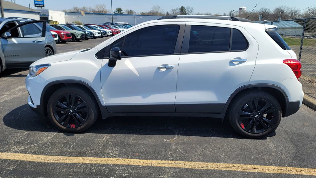 Used 2018 Chevrolet Trax LT w/ Redline Edition image 3