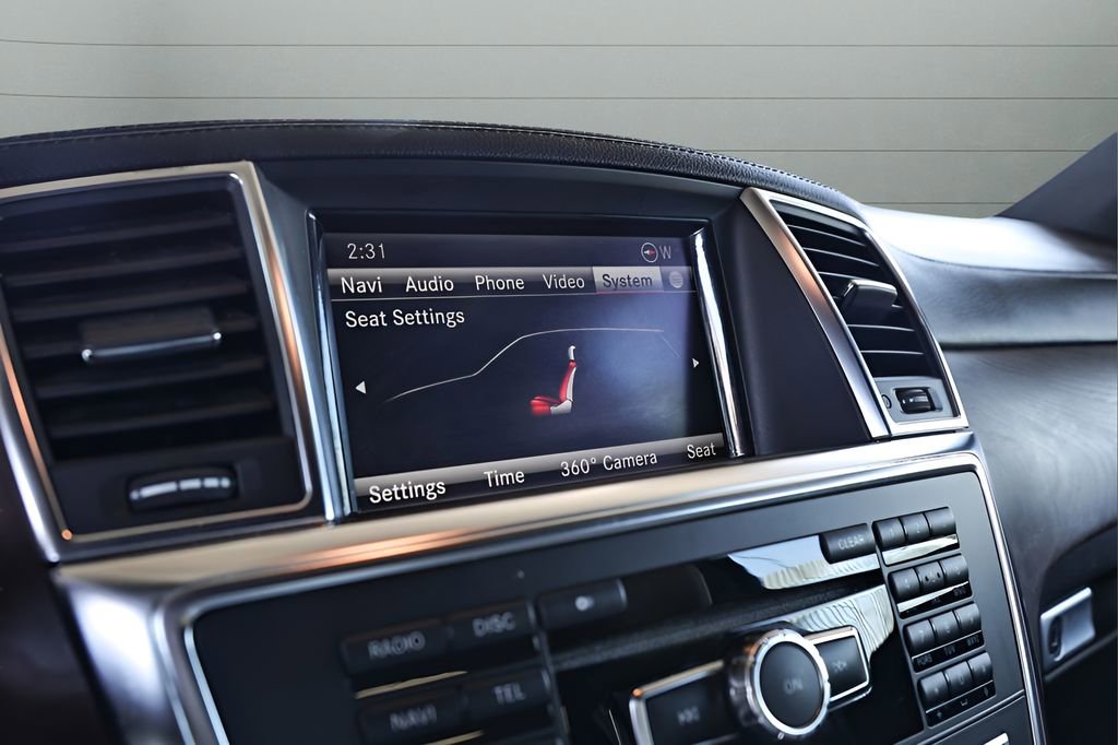 Used 2013 Mercedes-Benz GL 550 4MATIC image 26