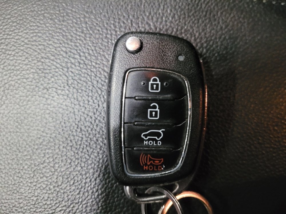 Used 2018 Hyundai Tucson SE image 32