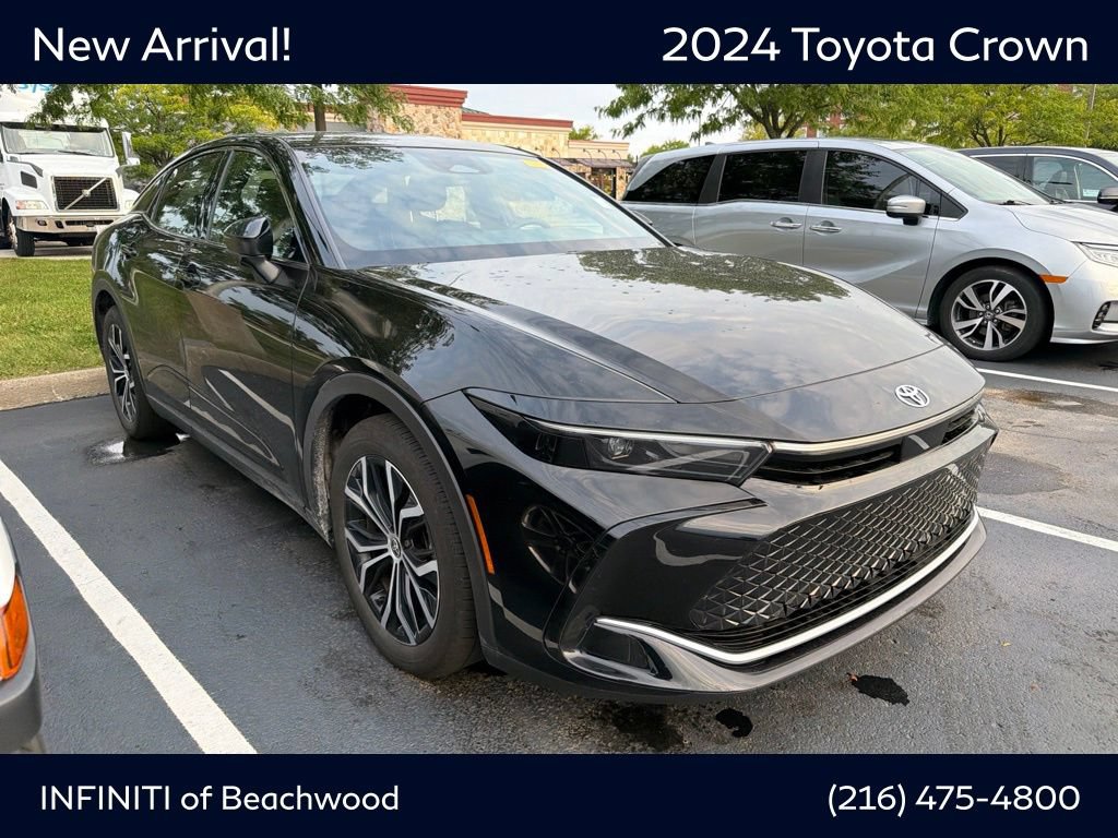 Used 2024 Toyota Crown w/ Carpet Mat Package (TMS) AWD/4WD image 1