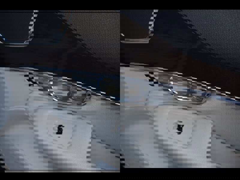 Used 2018 Volvo XC90 T6 Momentum w/ Convenience Package image 34