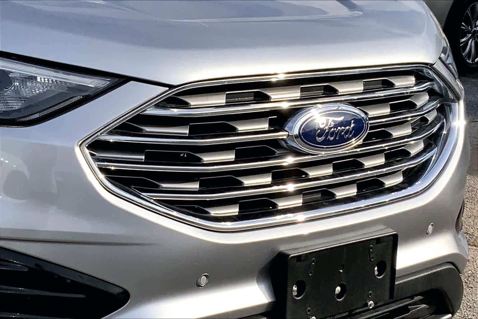 Certified 2023 Ford Edge Titanium AWD/4WD image 27