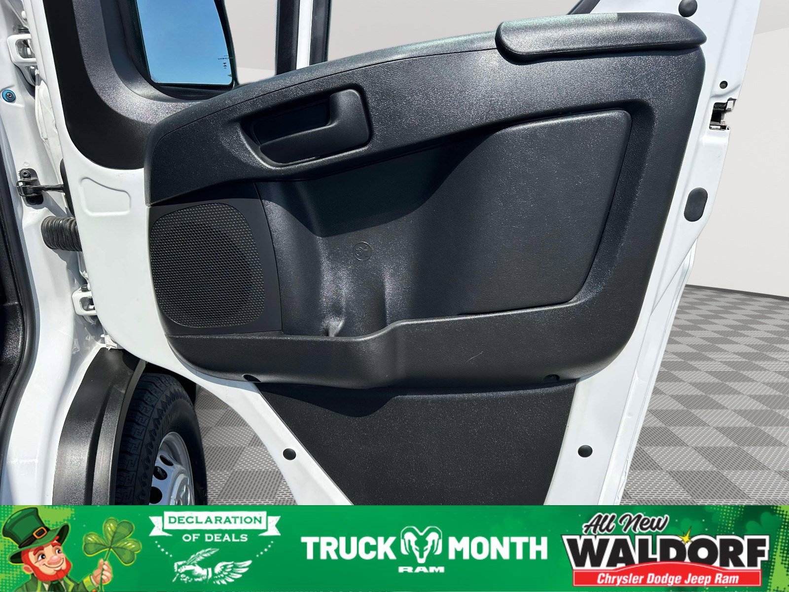 Used 2024 RAM ProMaster 2500 w/ Convenience Group image 20