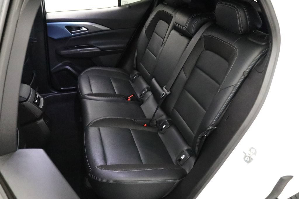 Used 2024 Chevrolet Equinox EV LT FWD image 12