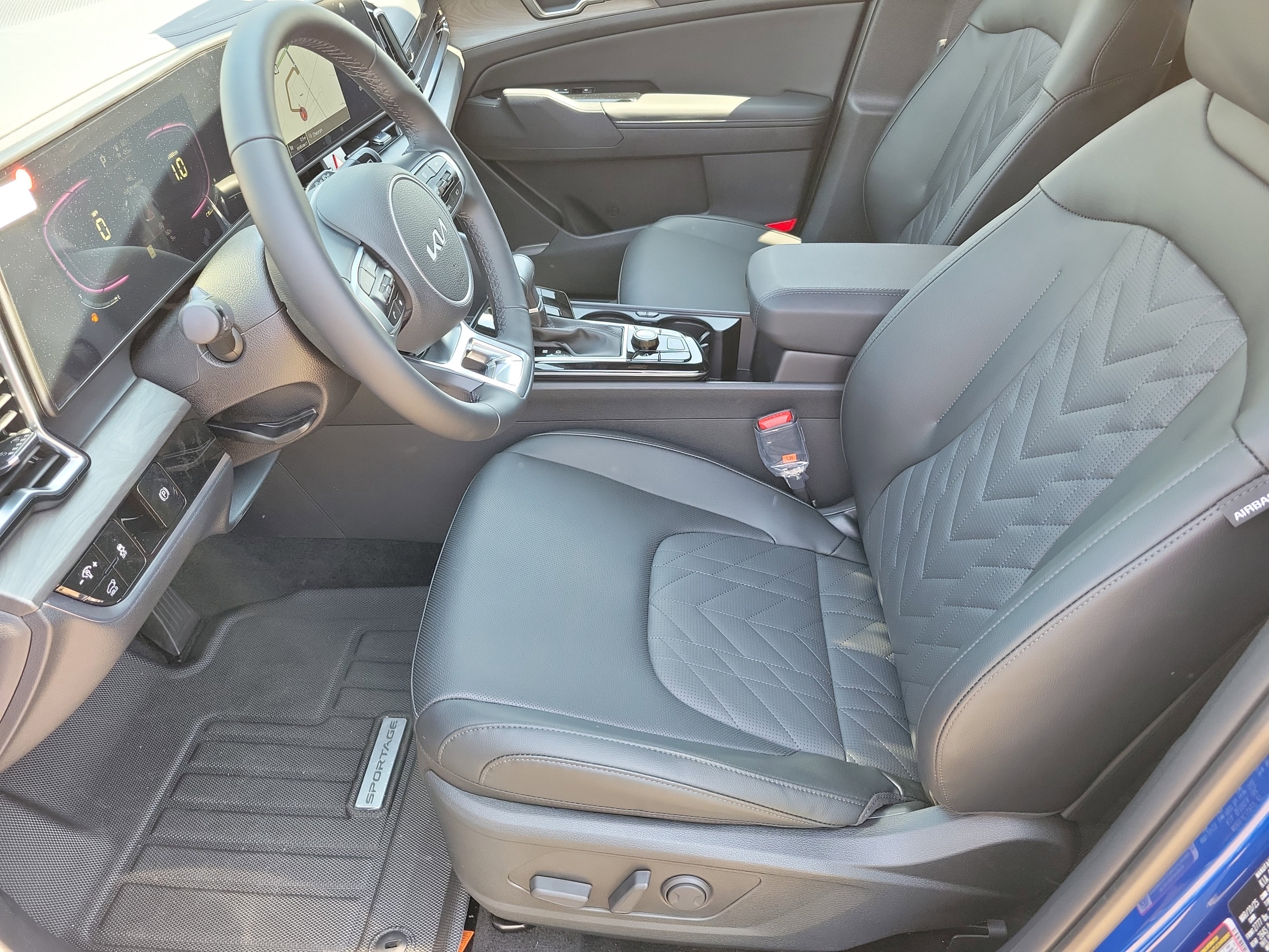 Used 2025 Kia Sportage X-Line w/ Premium Package image 3