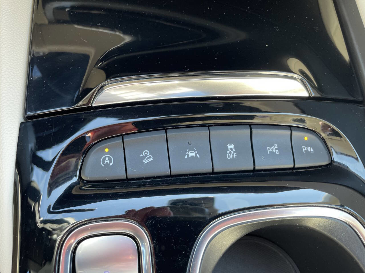 Used 2023 Buick Envision Avenir AWD/4WD image 24