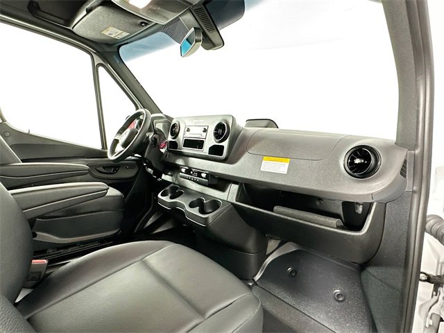 Used 2025 Mercedes-Benz Sprinter 2500 image 24