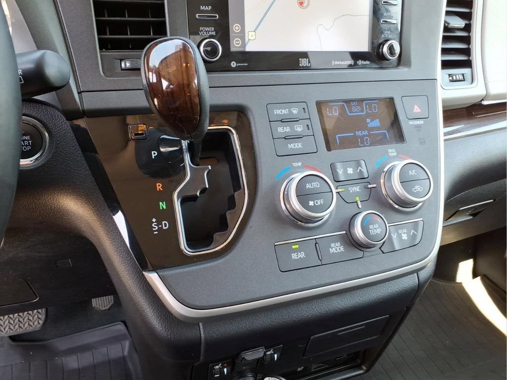 Used 2020 Toyota Sienna Limited Premium FWD image 25