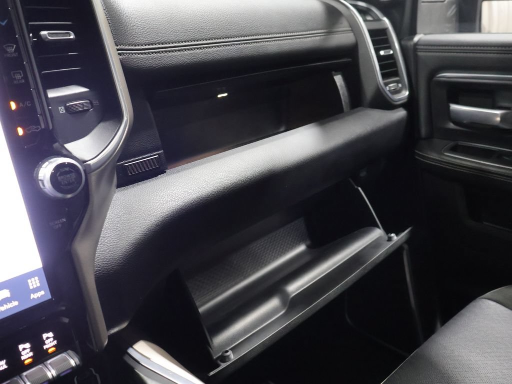 Used 2024 RAM 2500 Laramie AWD/4WD image 32