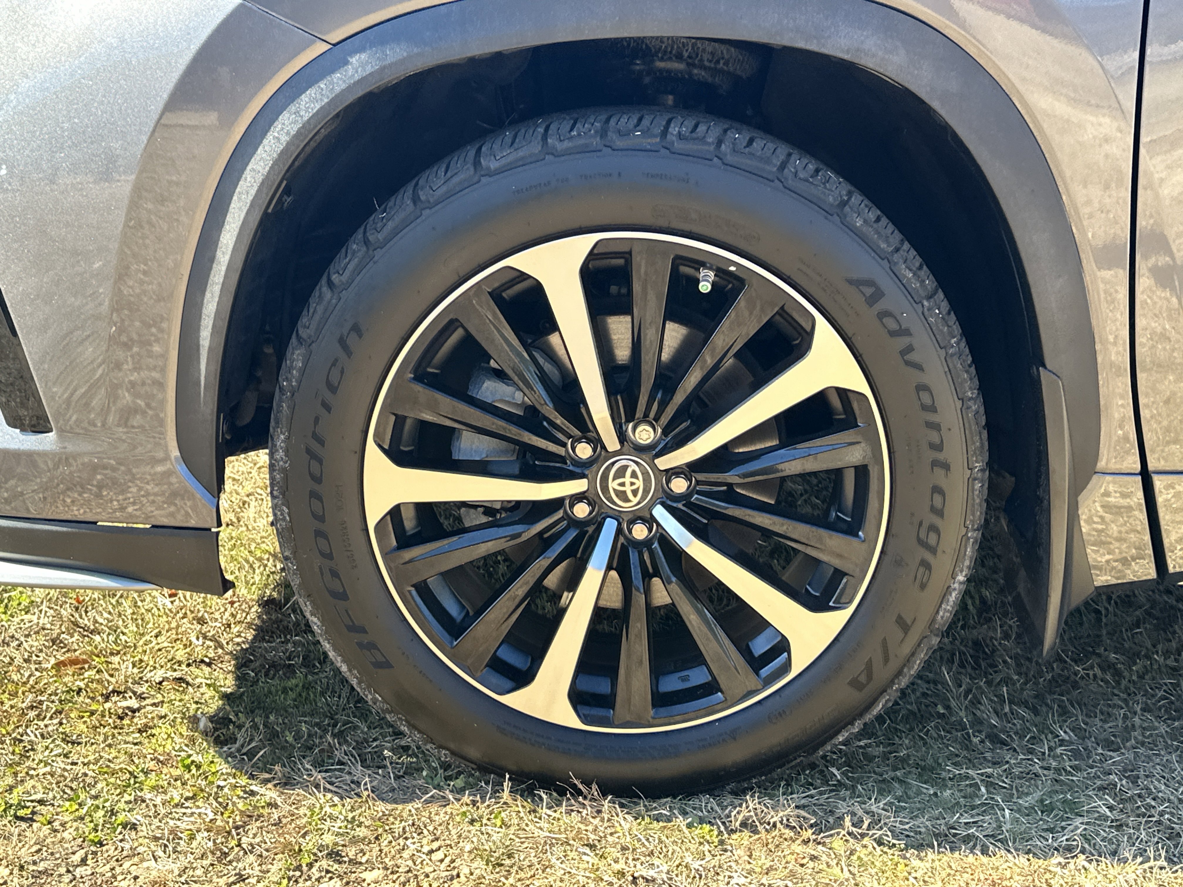 Used 2021 Toyota Highlander XSE image 11