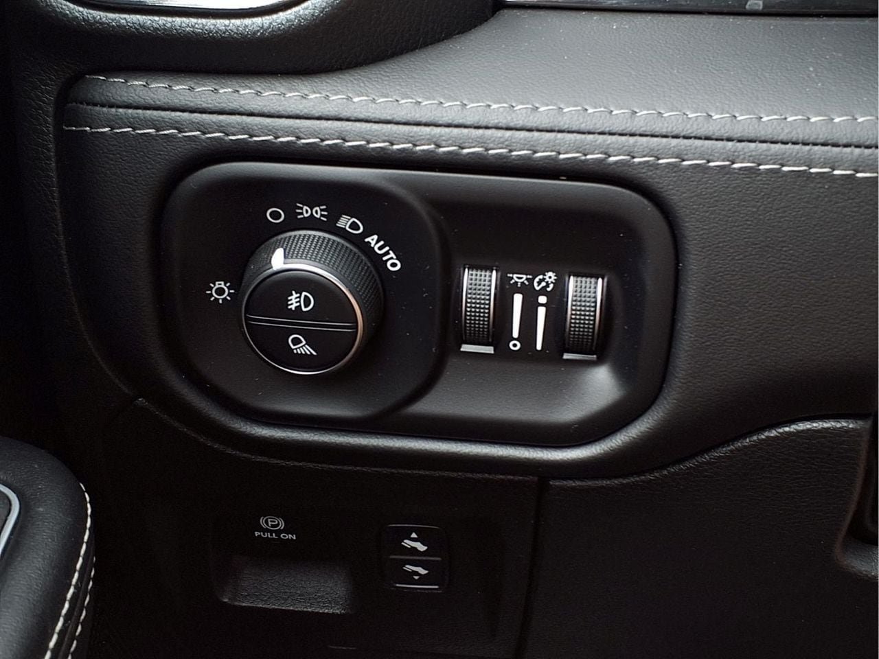 Used 2022 RAM 1500 Limited AWD/4WD image 23