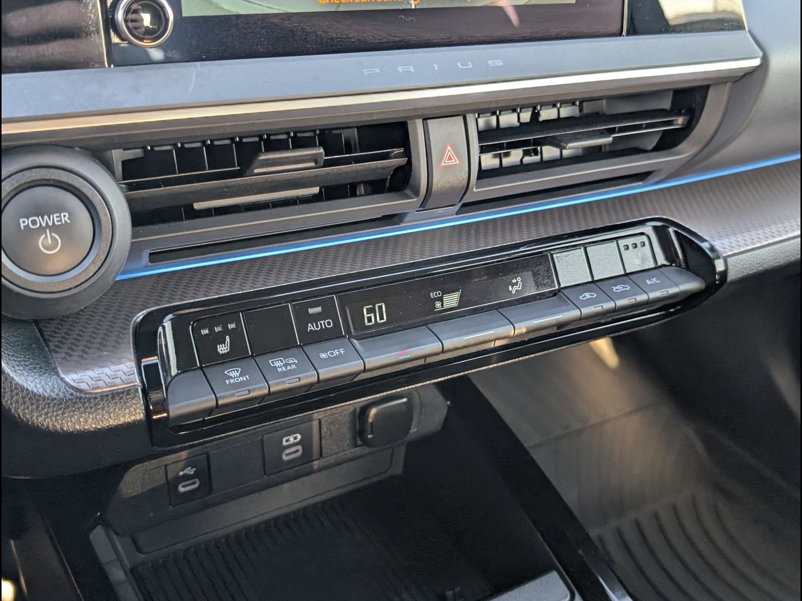 Used 2025 Toyota Prius XLE image 16