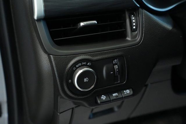 Used 2020 Buick Envision Premium w/ Driver Confidence Package image 12