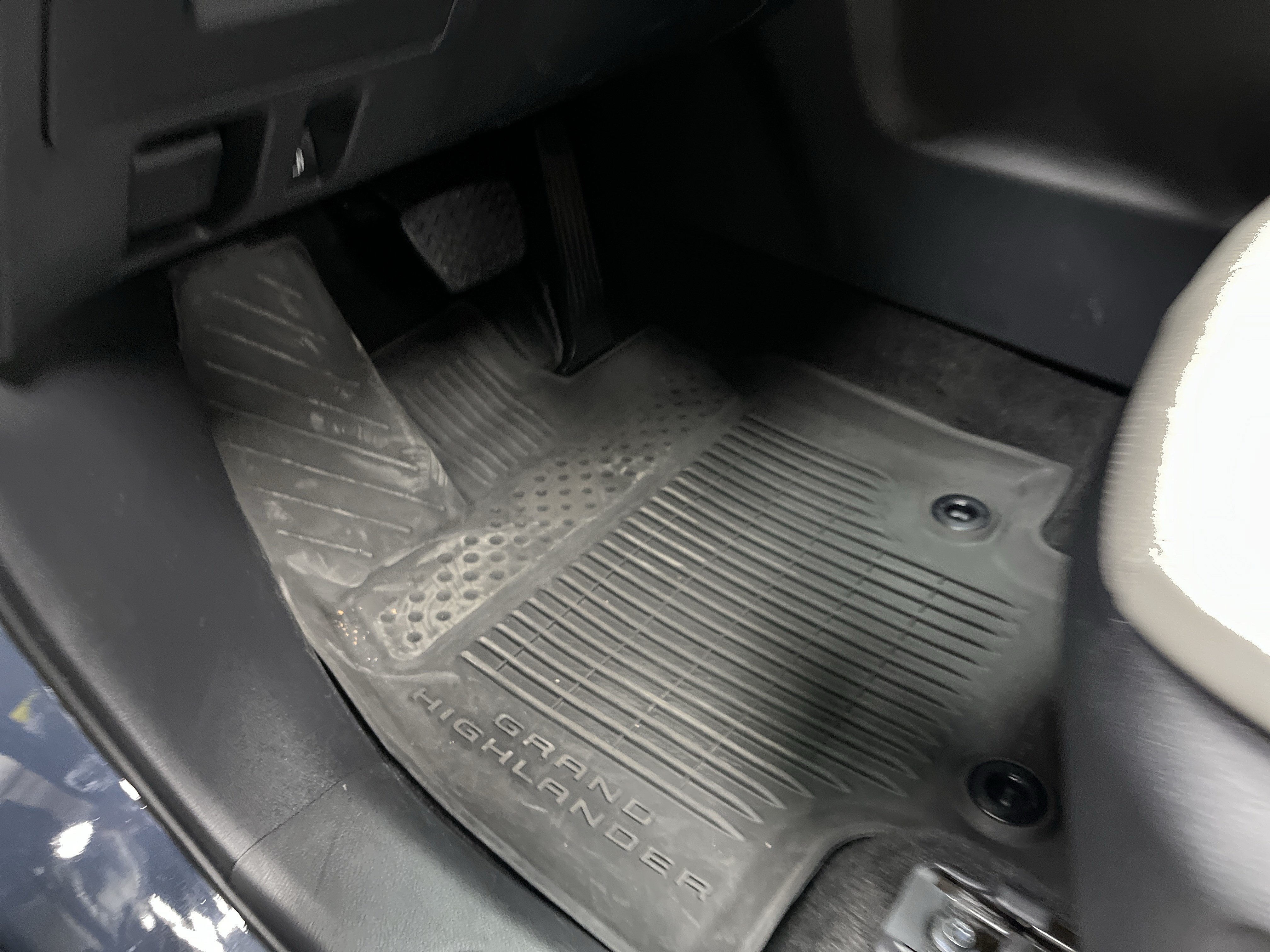 Used 2026 Toyota Grand Highlander FWD image 17