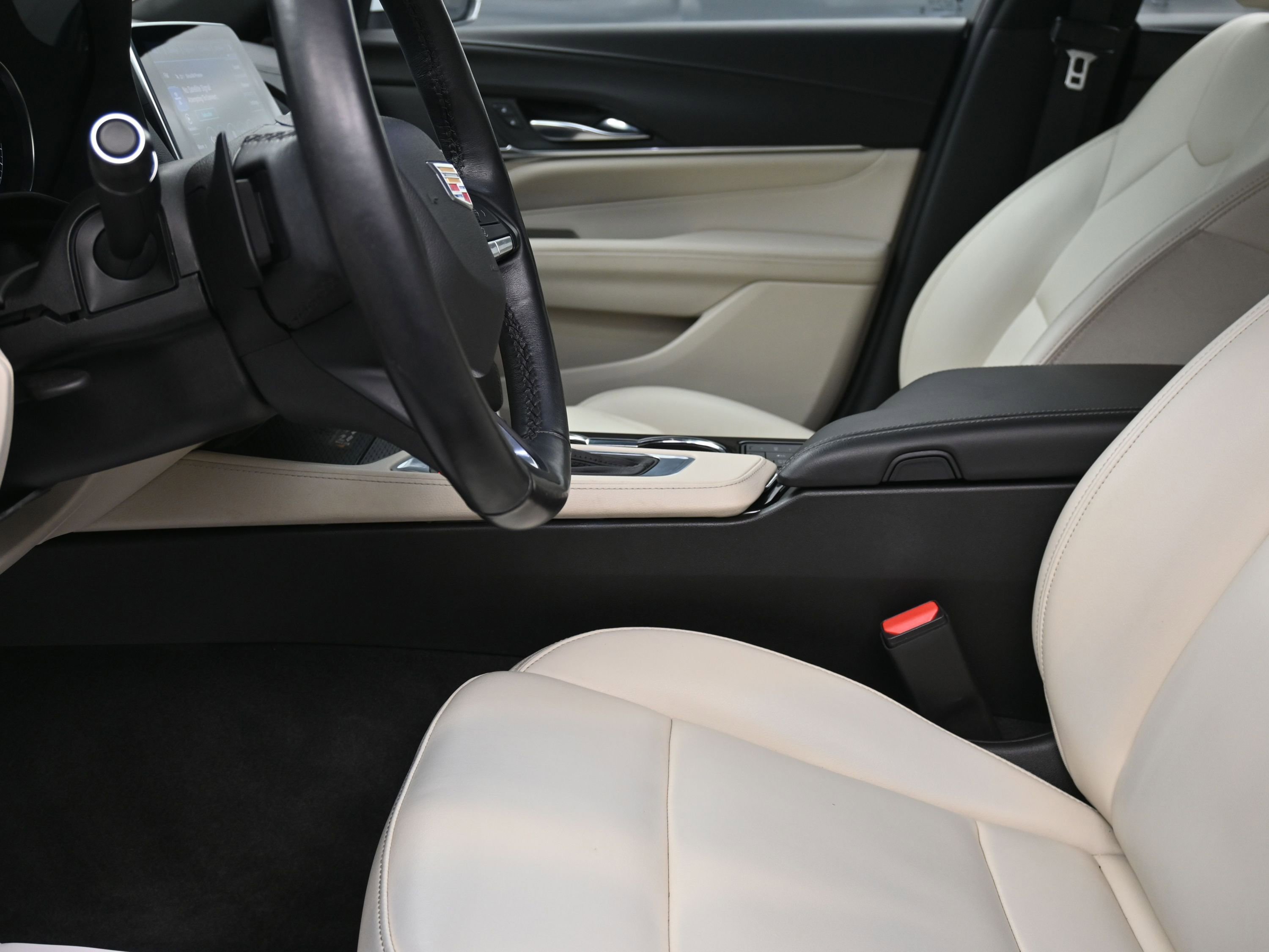 Used 2023 Cadillac CT4 Luxury w/ Cold Weather Package image 20