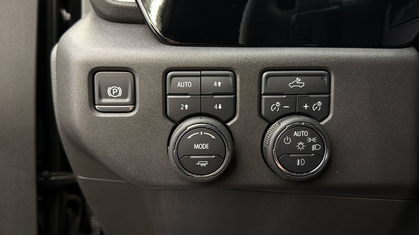 Used 2025 Chevrolet Silverado 1500 RST w/ Convenience Package II AWD/4WD image 30