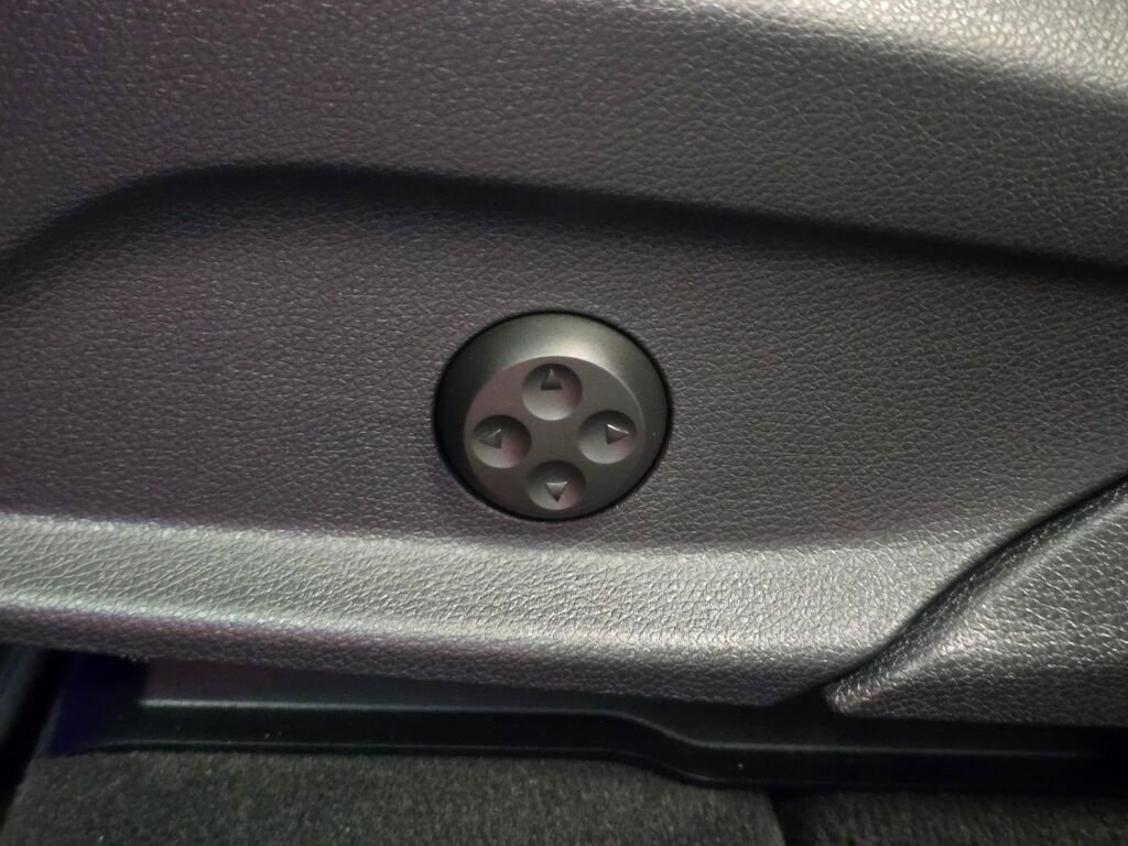 Used 2022 Mercedes-Benz GLC 300 GLC 300 image 34