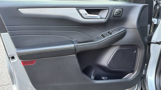 Certified 2024 Ford Escape Platinum AWD/4WD image 12