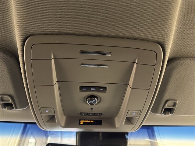 Used 2018 Chevrolet Suburban LT AWD/4WD image 29