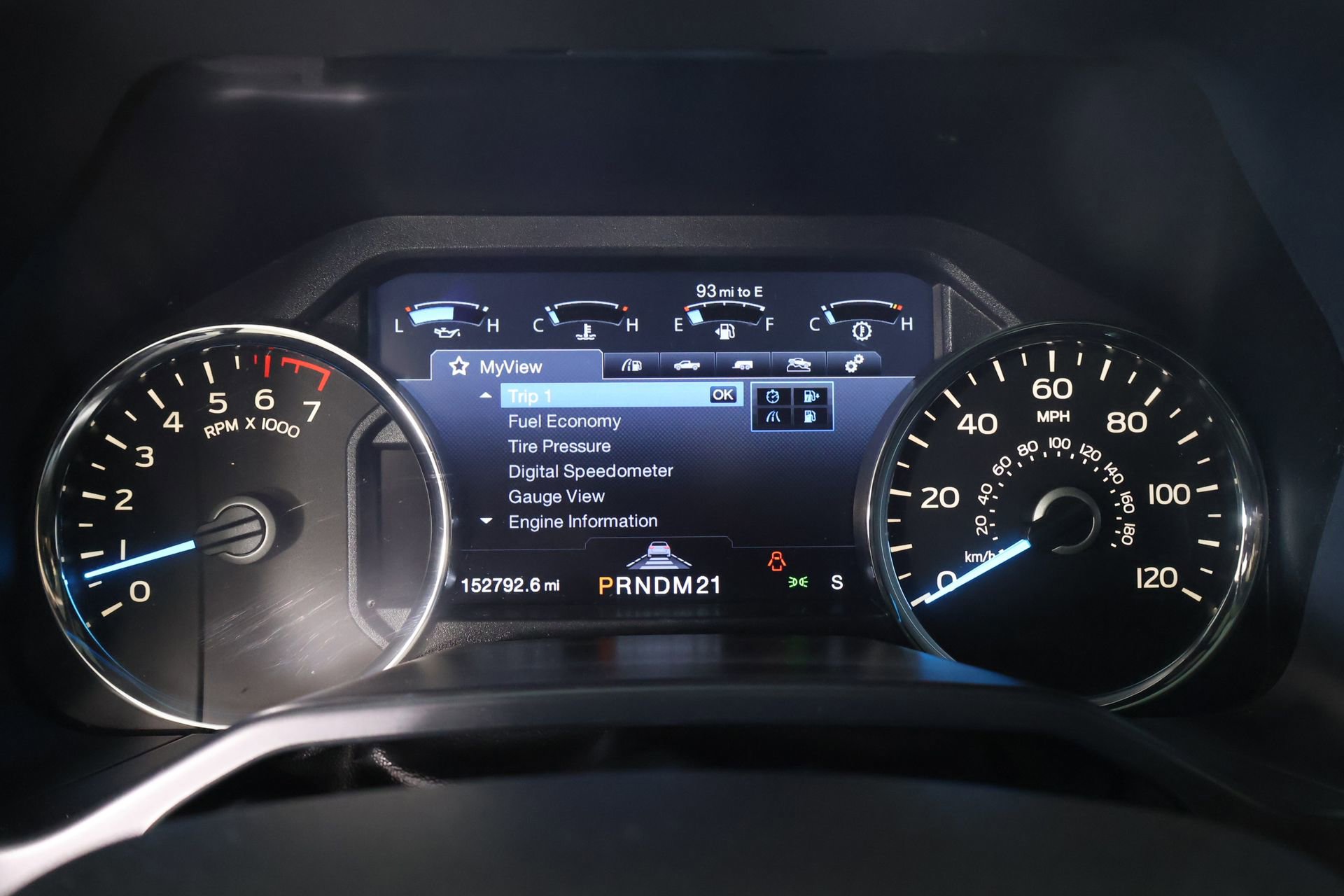 Used 2015 Ford F150 Platinum w/ Equipment Group 701A Luxury AWD/4WD image 4