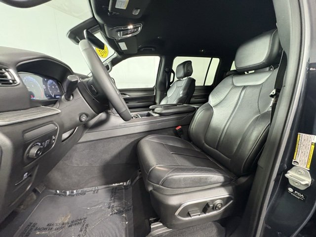 Used 2024 Jeep Wagoneer L Series II w/ Flexible Seating Group image 7