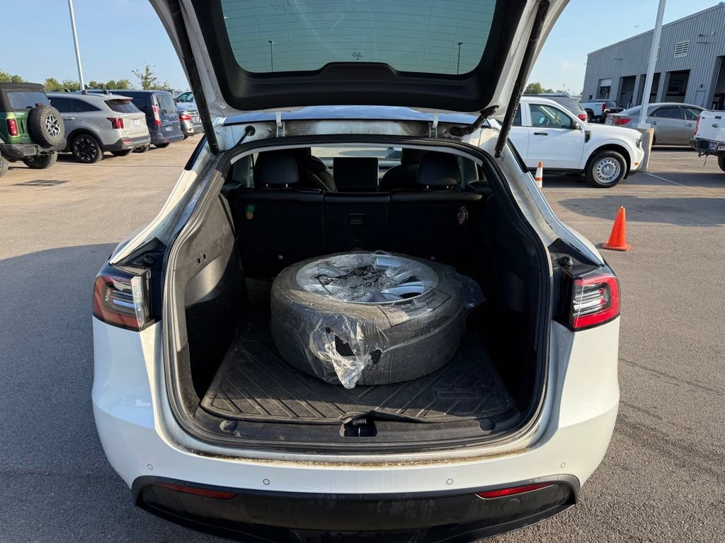 Used 2021 Tesla Model Y Long Range AWD/4WD image 17
