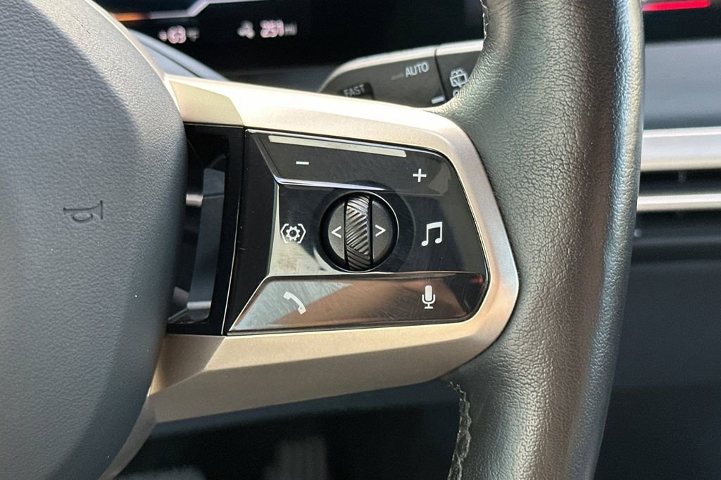 Used 2023 BMW iX M60 image 29