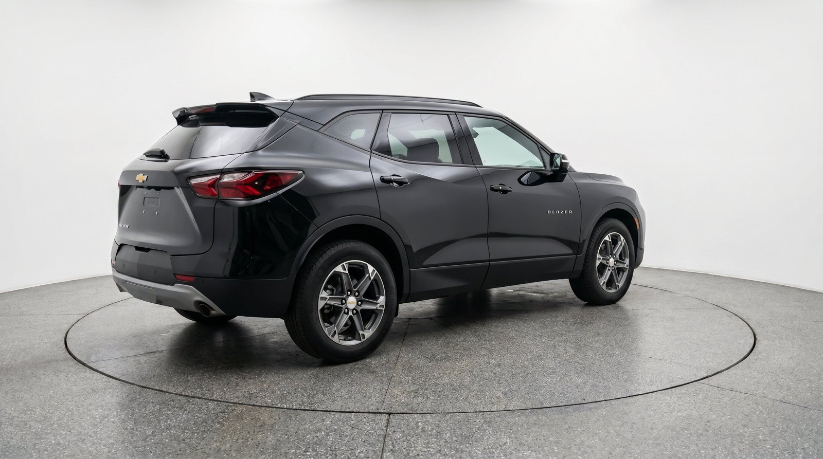 Used 2025 Chevrolet Blazer LT FWD image 9