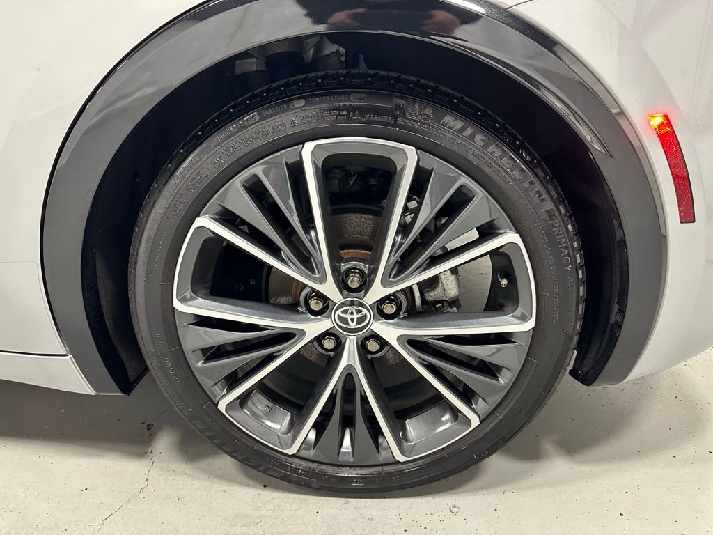 Used 2025 Toyota Prius XLE image 64