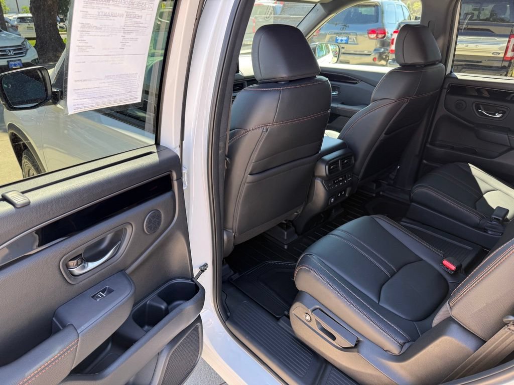Certified 2026 Honda Pilot TrailSport image 17