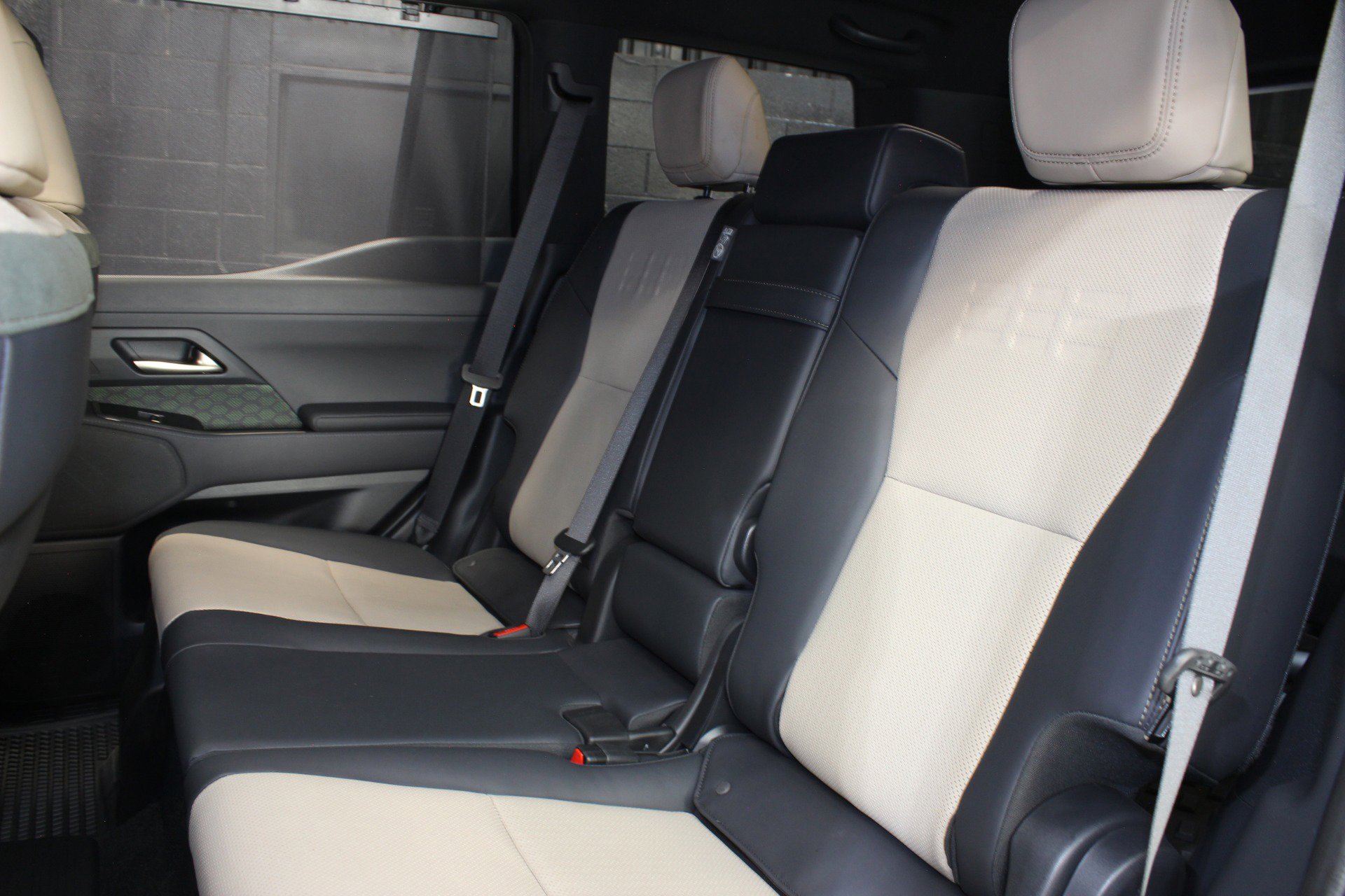 Used 2024 Lexus GX 550 image 38