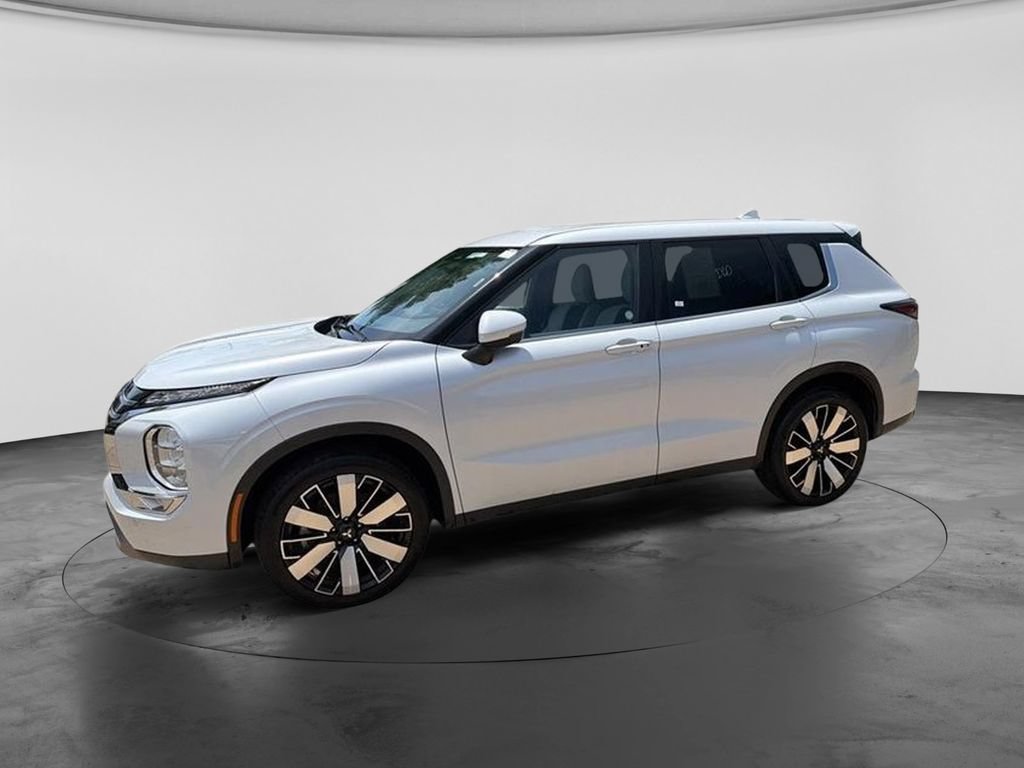 Used 2025 Mitsubishi Outlander SE FWD image 6