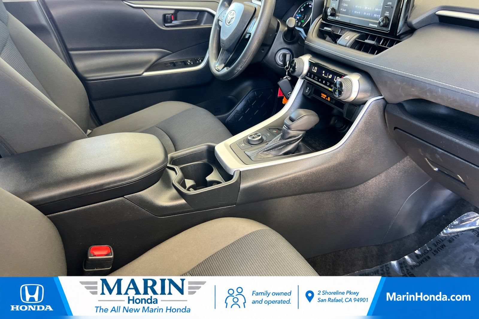 Used 2021 Toyota RAV4 LE w/ Carpet Mat Package (TMS) AWD/4WD image 18