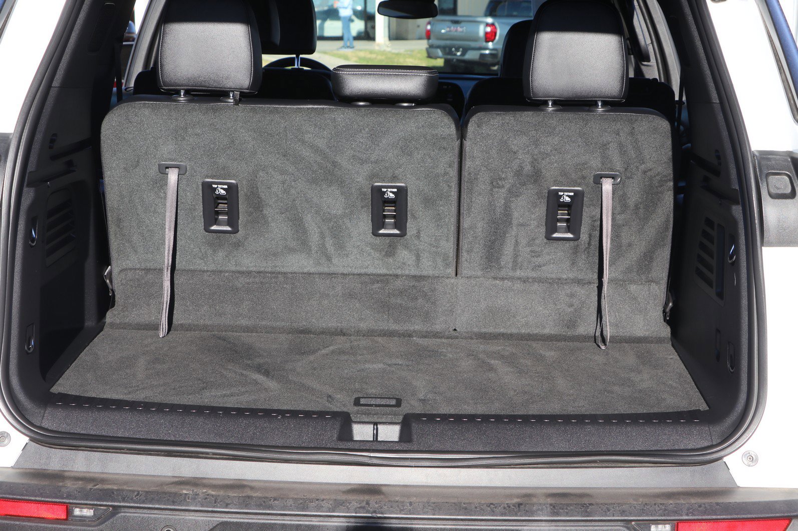 Used 2025 Chevrolet Traverse LT image 30