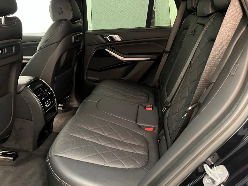Used 2023 BMW X5 xDrive40i w/ Executive Package AWD/4WD image 22