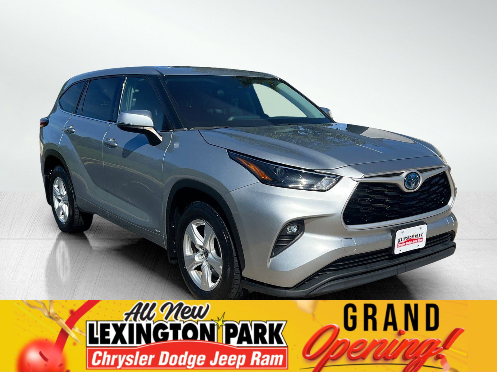 Used 2022 Toyota Highlander LE