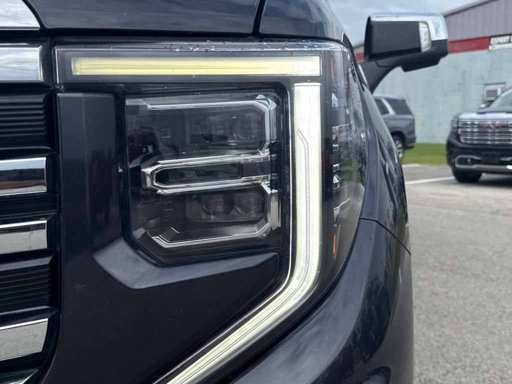 Used 2022 GMC Sierra 1500 SLT w/ SLT Premium Package image 10