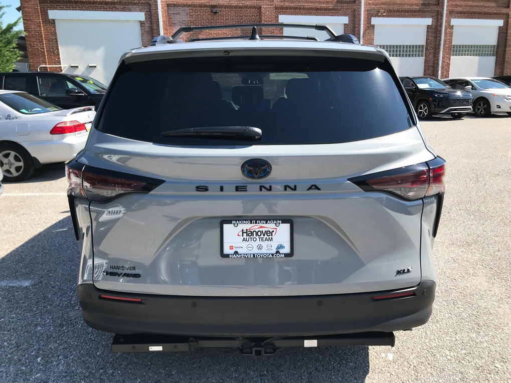 Certified 2025 Toyota Sienna XLE Woodland Edition AWD/4WD image 7