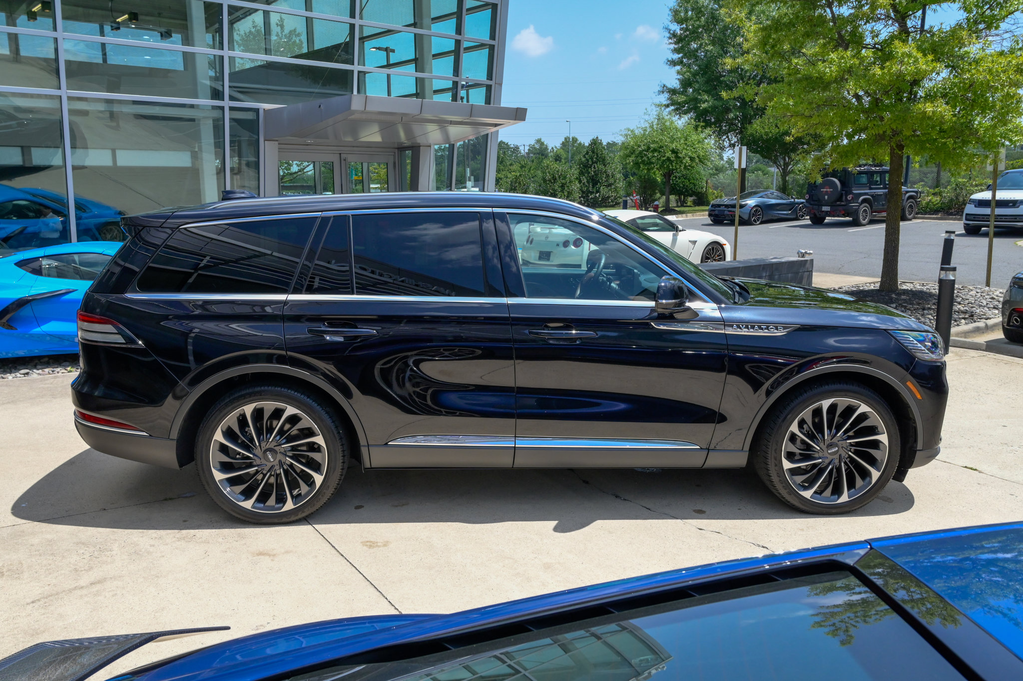 Used 2026 Lincoln Aviator Reserve AWD/4WD image 4