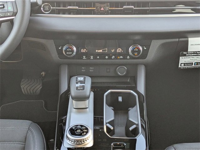 New 2026 Mitsubishi Outlander SE image 18